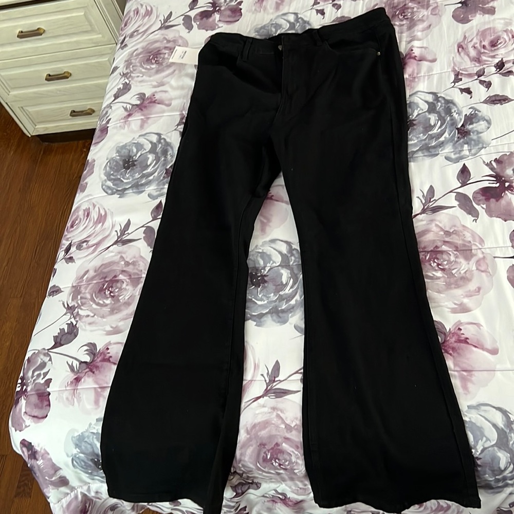 Amrspeng women’s black bell bottom jeans